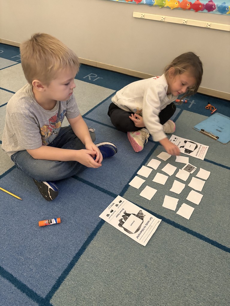 Hibernation lesson in kindergarten class.
