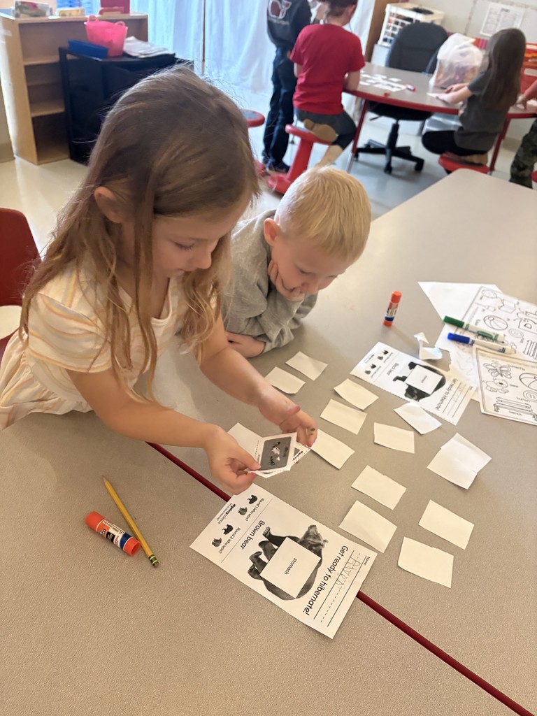 Hibernation lesson in kindergarten class.