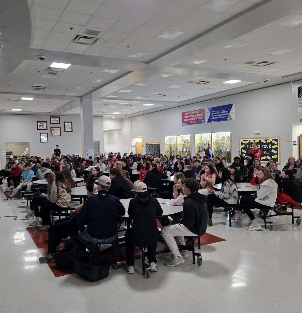 Author Taryn Souders visits our district to meet with students about writing.