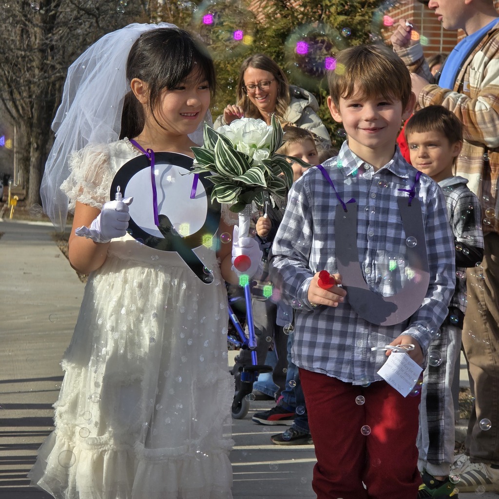 Q and U tie the knot to showcase how kindergarten has learned about digraphs! 