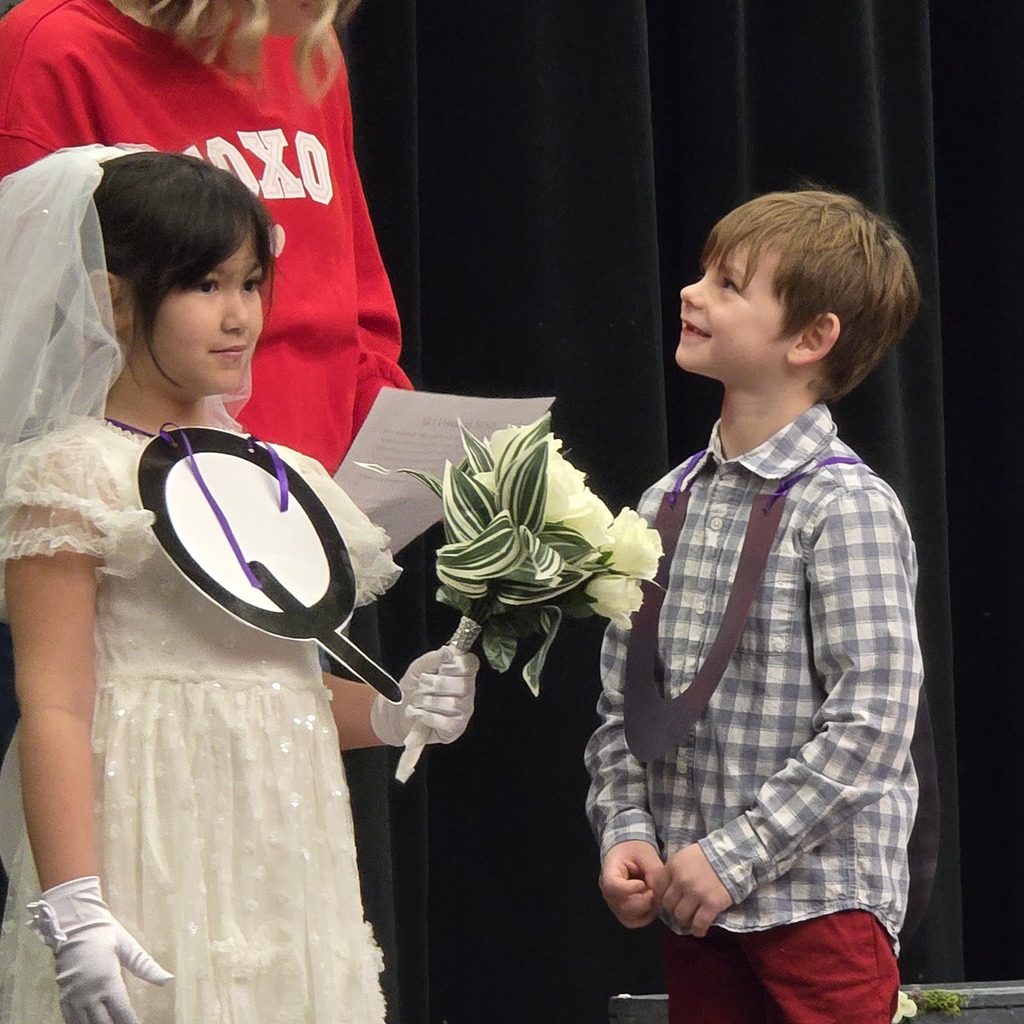 Q and U tie the knot to showcase how kindergarten has learned about digraphs! 