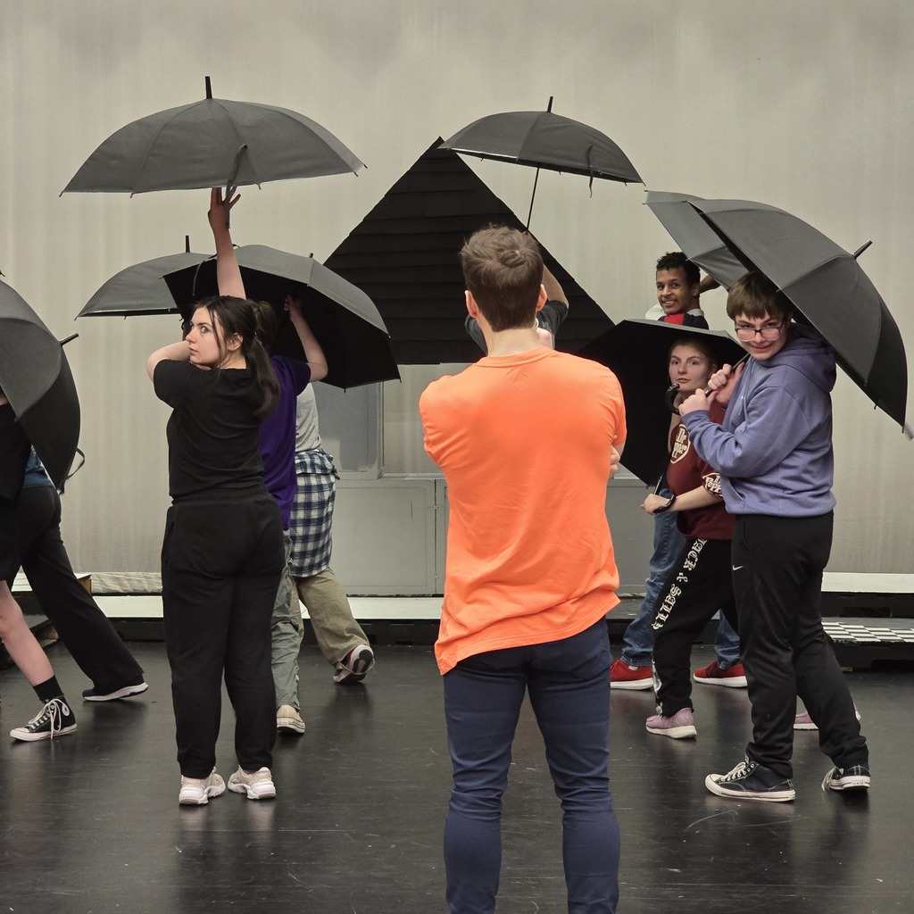 Broadway star visits St. James Drama students!