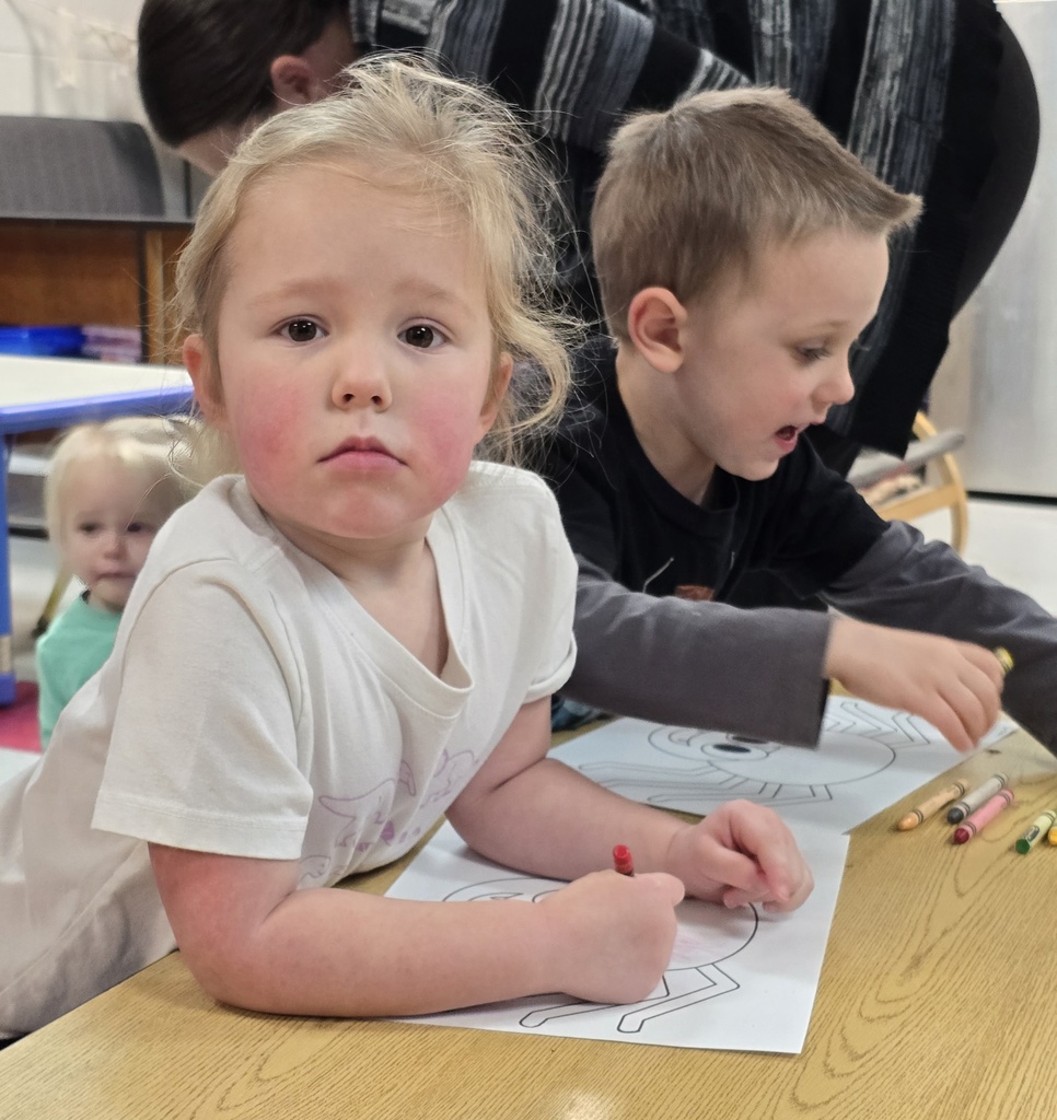 Kiwanis visits Tiger Tots for Read Across America!