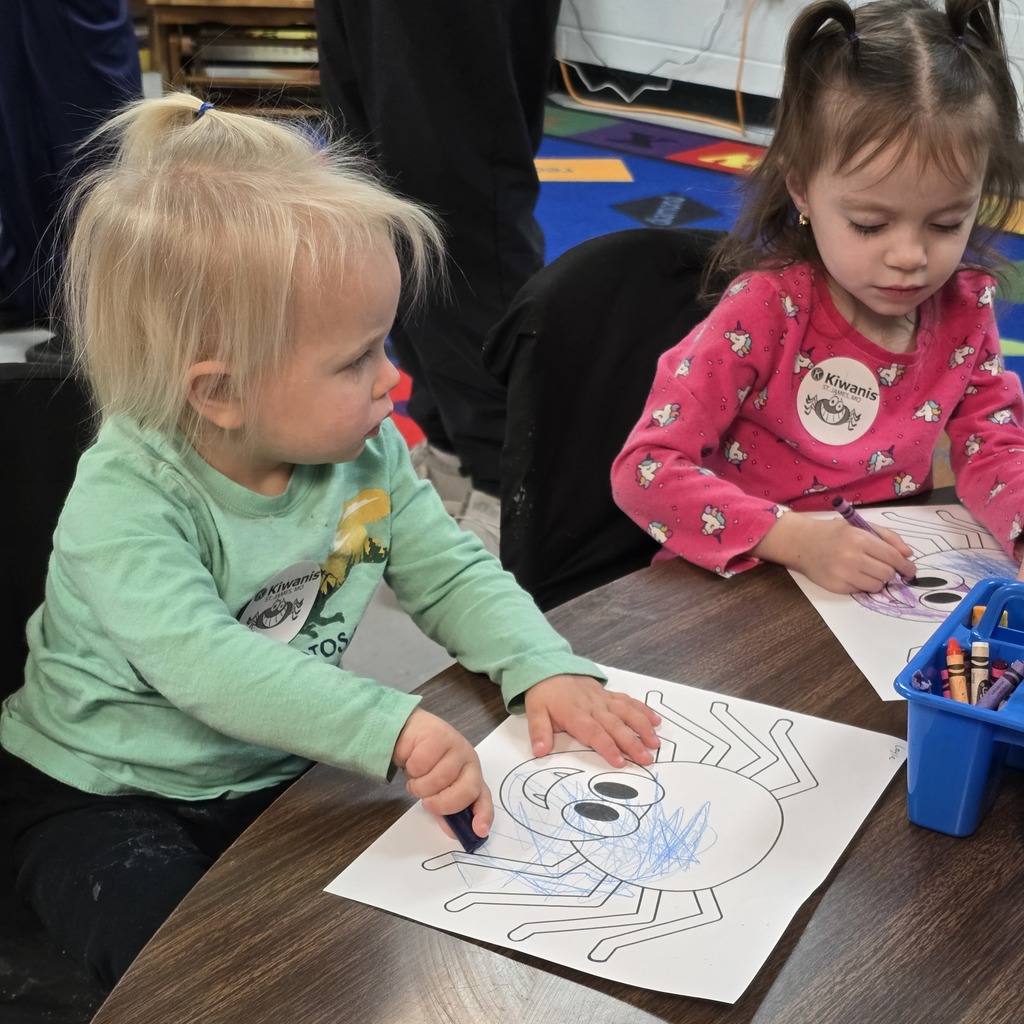 Kiwanis visits Tiger Tots for Read Across America!