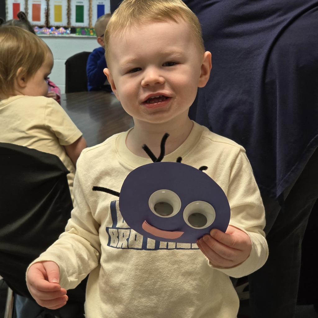 Kiwanis visits Tiger Tots for Read Across America!