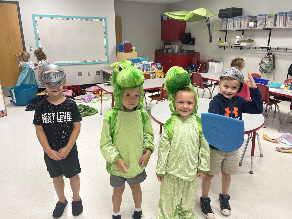 Castles and Dragons in Kindergarten!