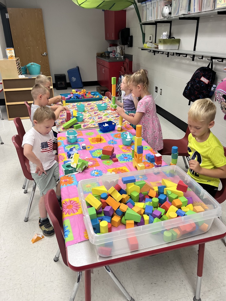 Castles and Dragons in Kindergarten!