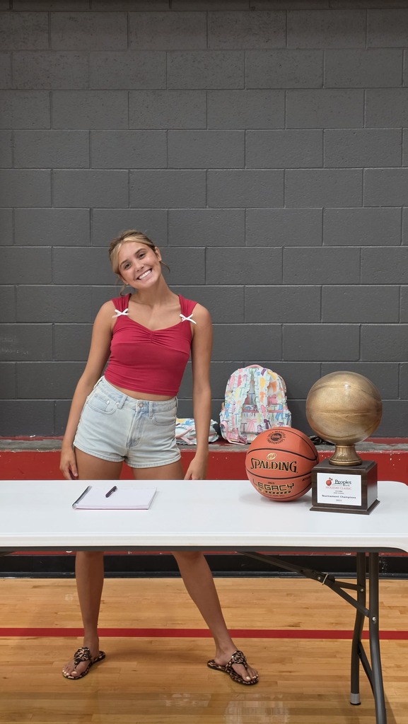Student sharing about girls basketball