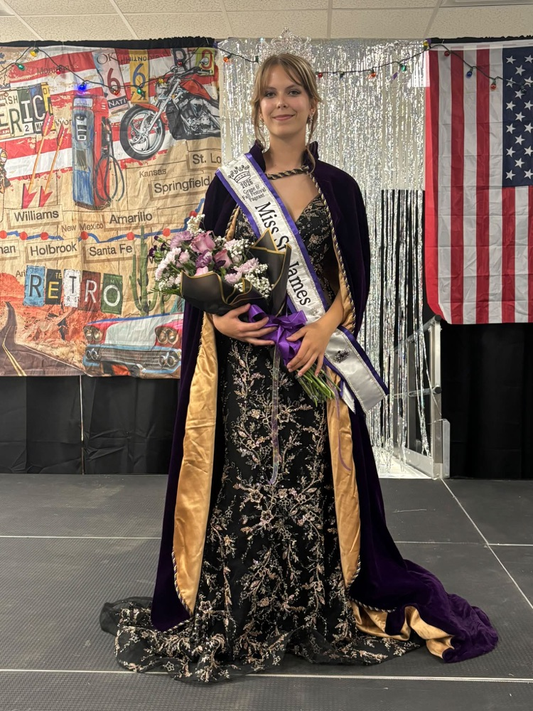 Miss Saint James, Cat Murphy