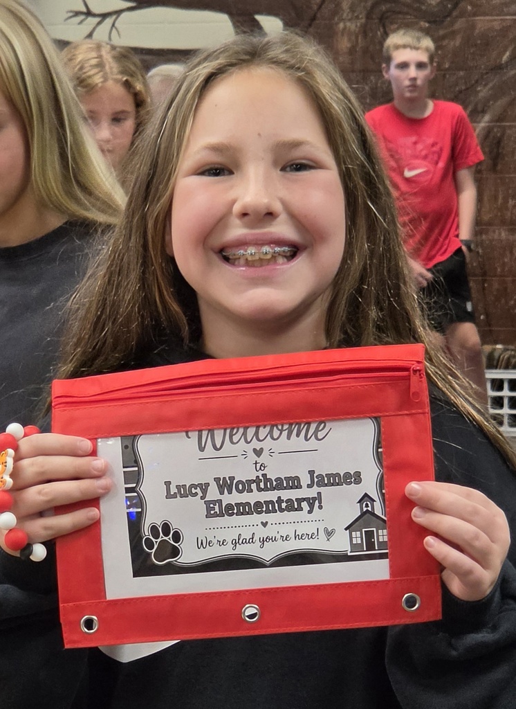 LWJE Beta students created Welcome Bags for new students who start at their school throughout the year.