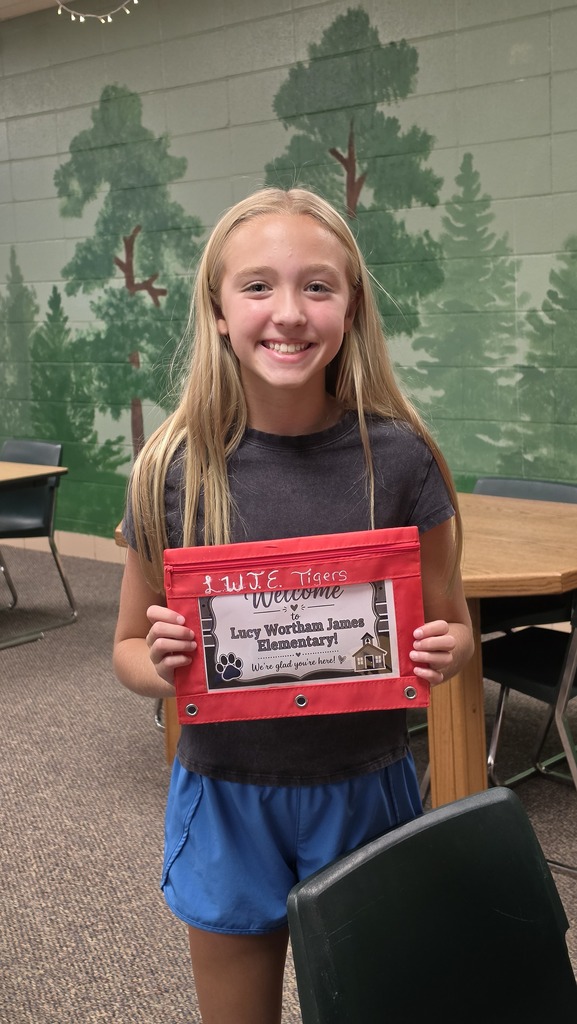 LWJE Beta students created Welcome Bags for new students who start at their school throughout the year.
