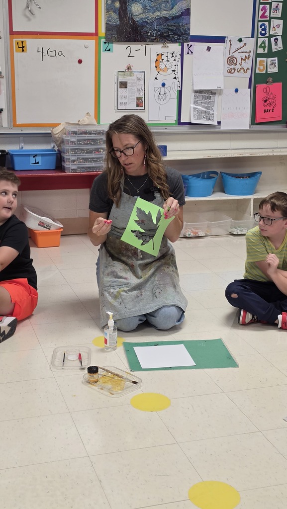 LWJE artists use "invisible" ink to create fall paintings.