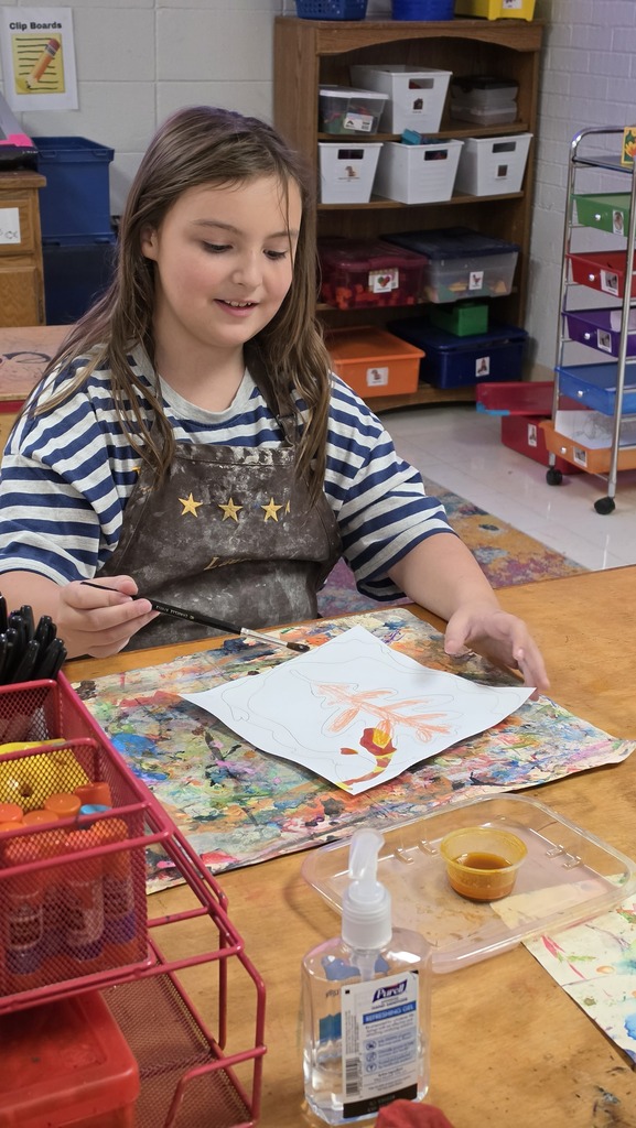 LWJE artists use "invisible" ink to create fall paintings.