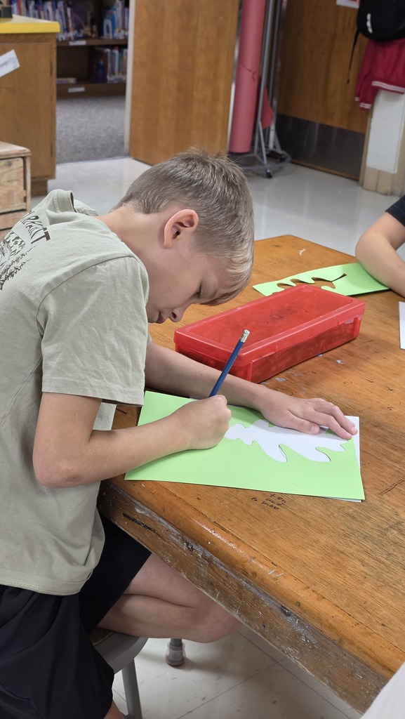 LWJE artists use "invisible" ink to create fall paintings.