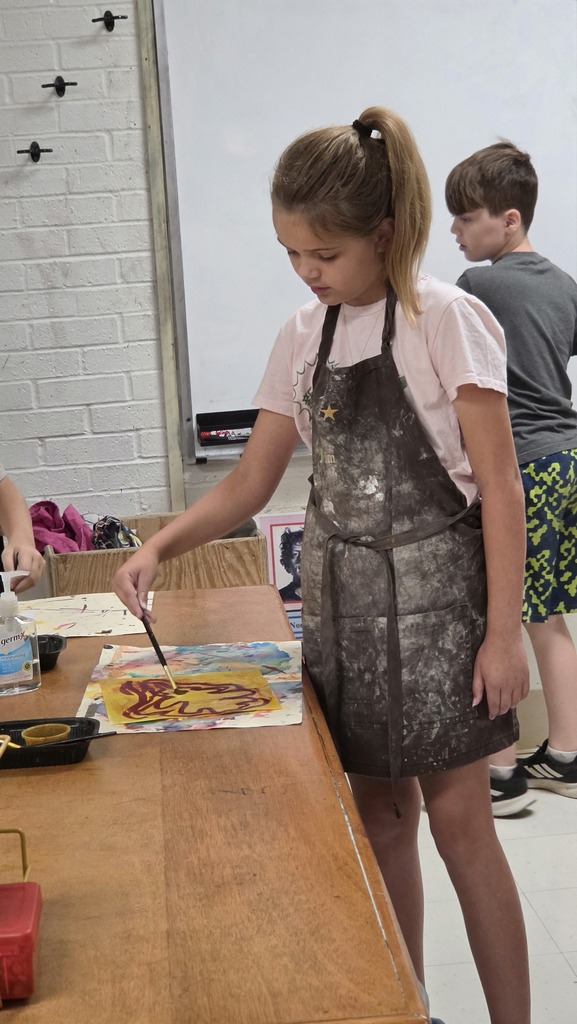 LWJE artists use "invisible" ink to create fall paintings.