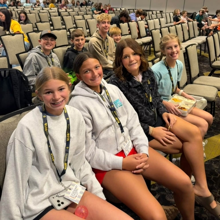 Junior Beta Leaders attended Leadership Summit, qualifying for Nationals!