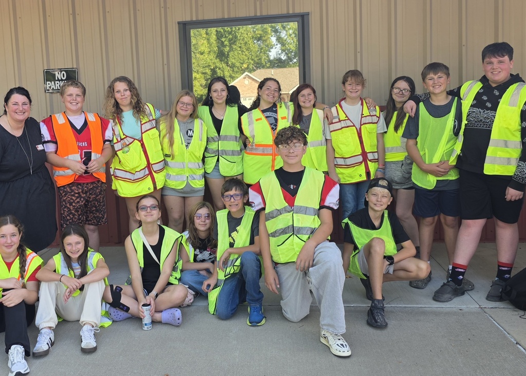 Teen Leadership class volunteers at Commodity Distribution.