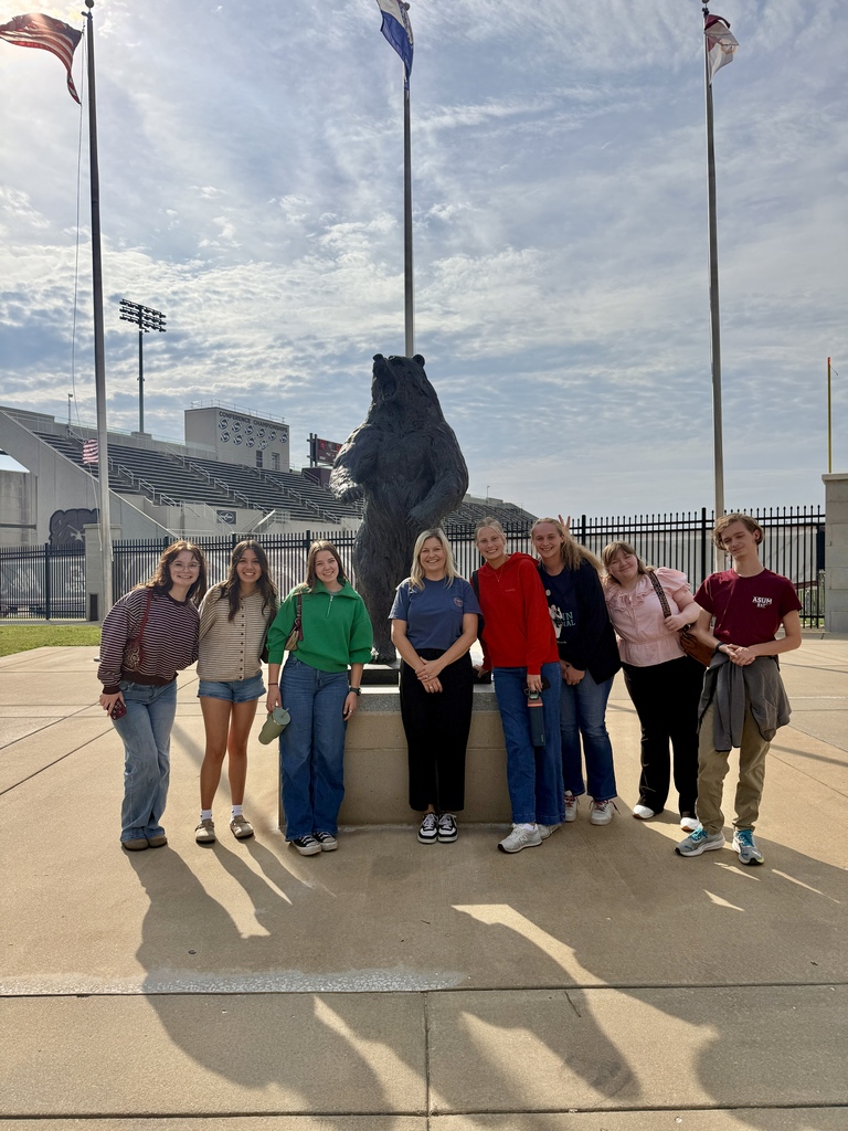 St. James High School students touring MSU
