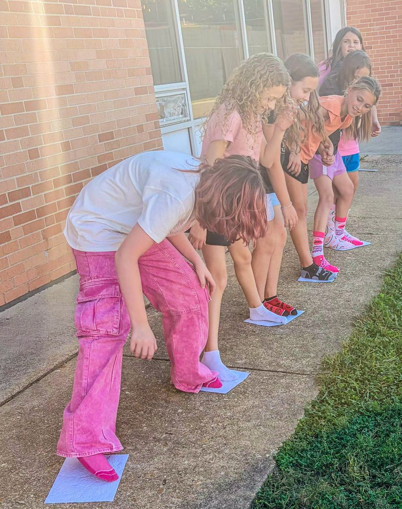 Elementary ROX students participate in a teamwork challenge!
