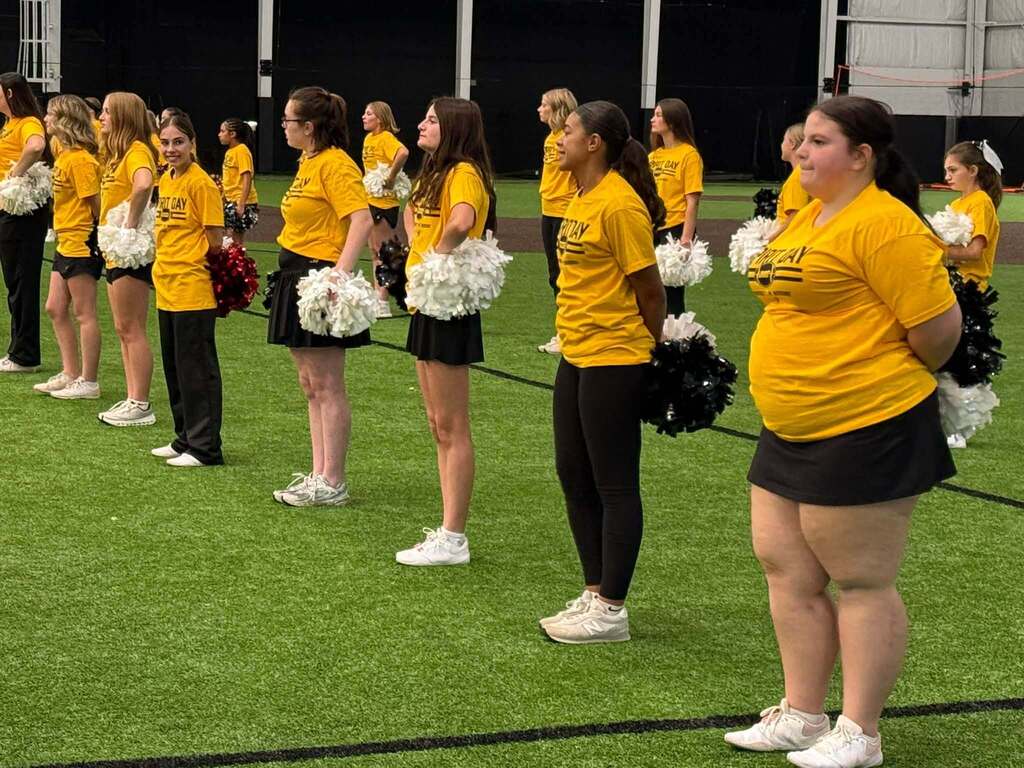 STJ Cheerleaders attend Mizzou Spirit Day!