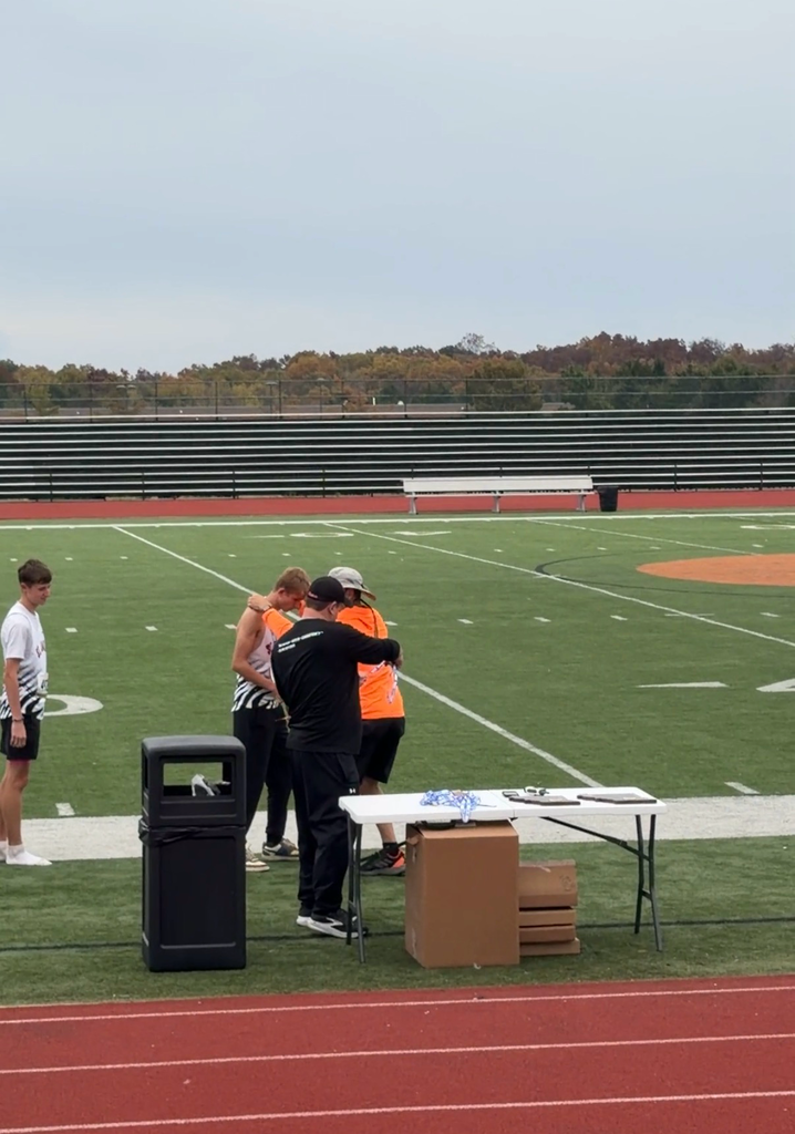 Cross Country qualifies for State!