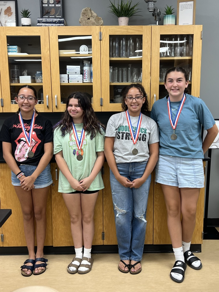 8A Science Lab Winners: Aria Williams, Abby Bruce, Adly Williams, and Zoey Allery.