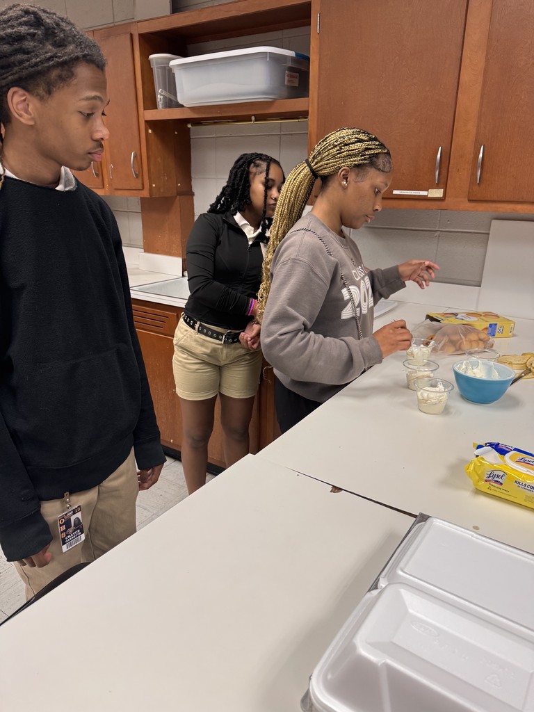 Making Banana Pudding Cups