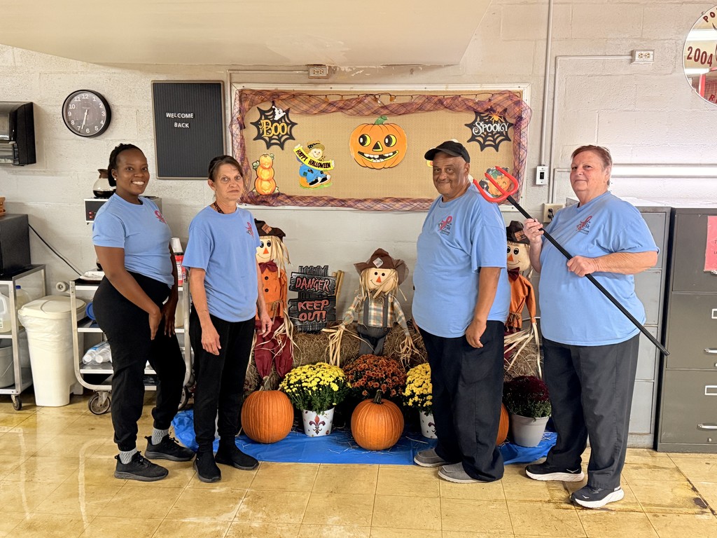 Port Barre Cafeteria Staff Prepare for our kids.