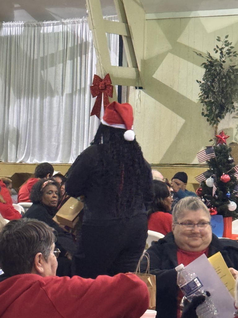 Students serving veterans and elderly