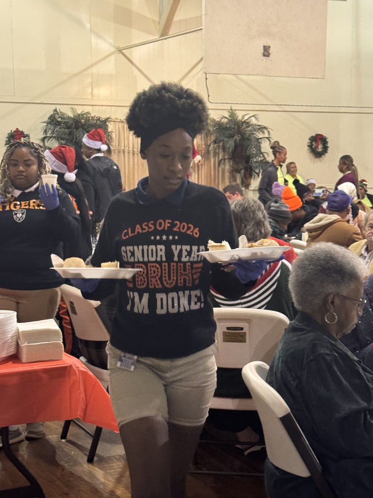 Students serving veterans and elderly