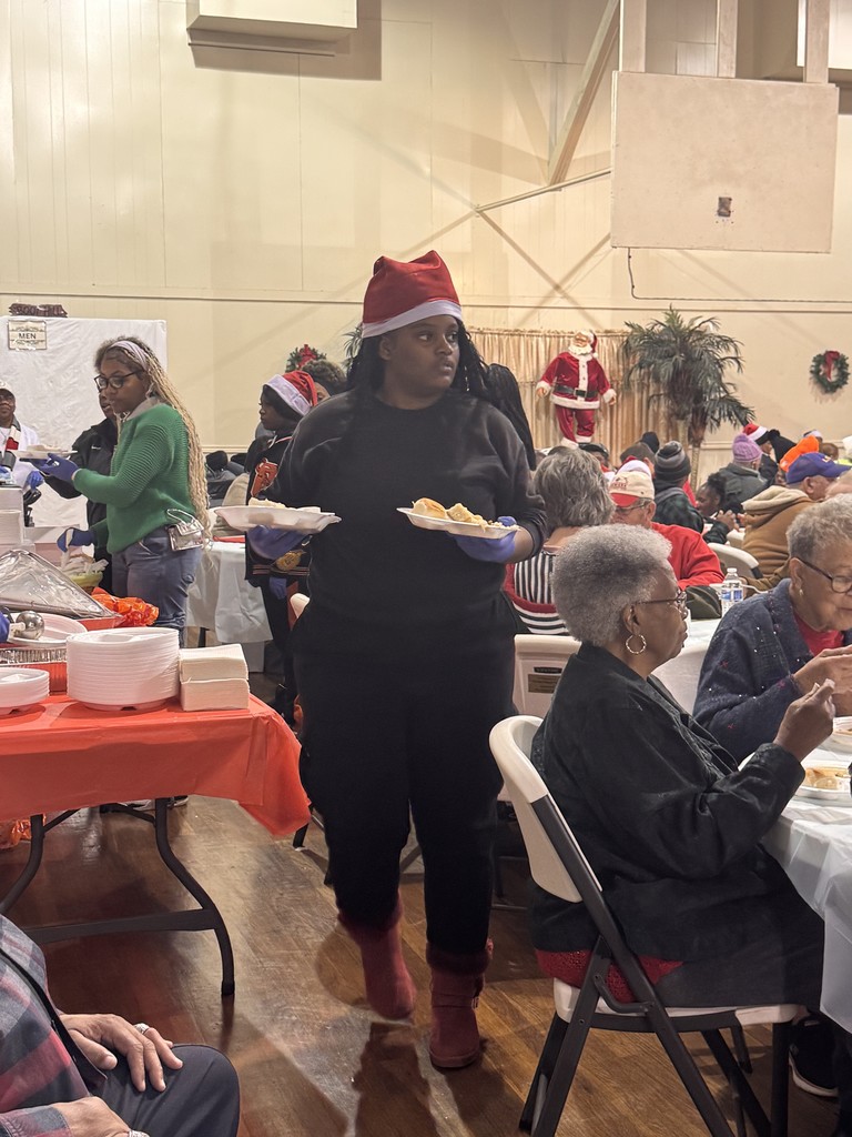 Students serving veterans and elderly