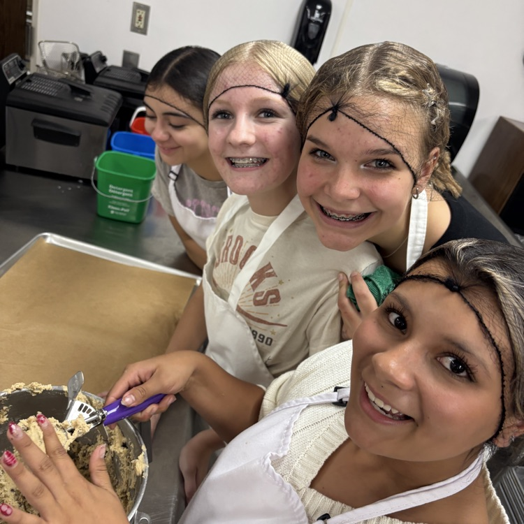 culinary 2 students making cookies