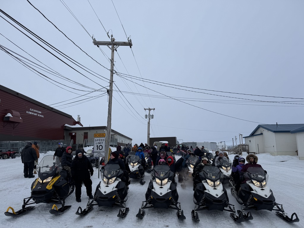 Elementary School kids heading out to have some fun.  Manaq trip.