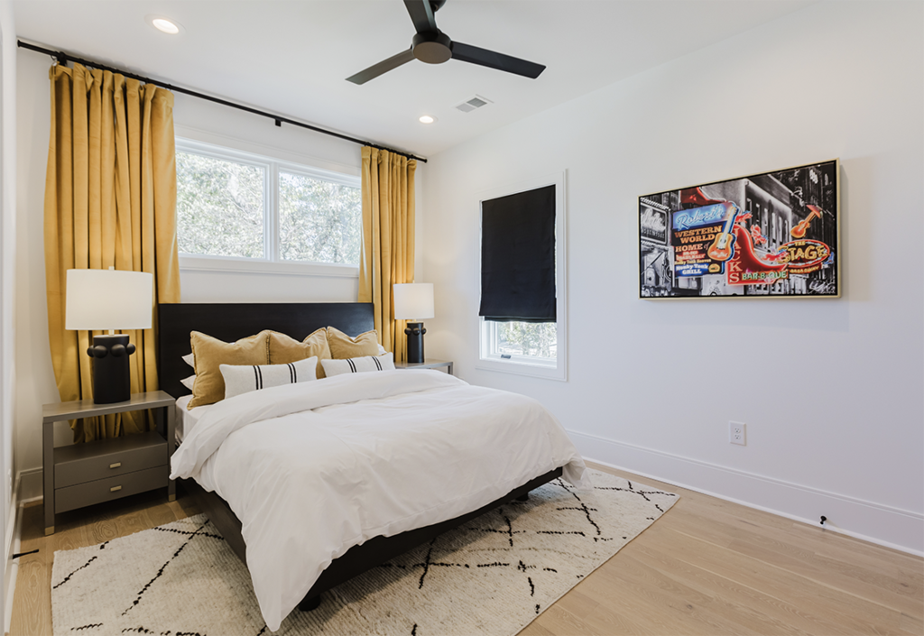 silent auction preview