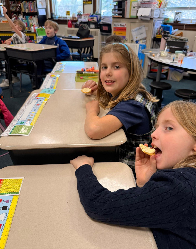 Grade 2makes butter, learns about WNY dairy industry.