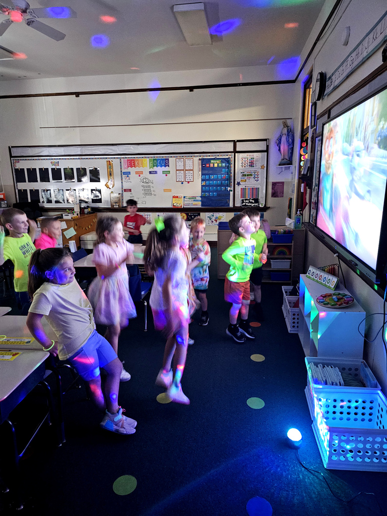 Kindergarten Glow Party 