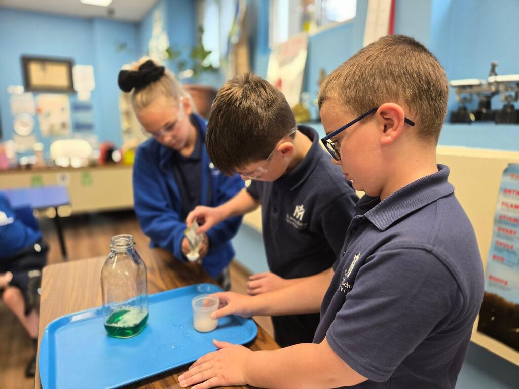 students making elephanty toothpaste