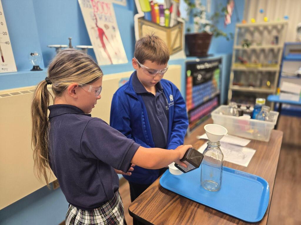 students making elephanty toothpaste