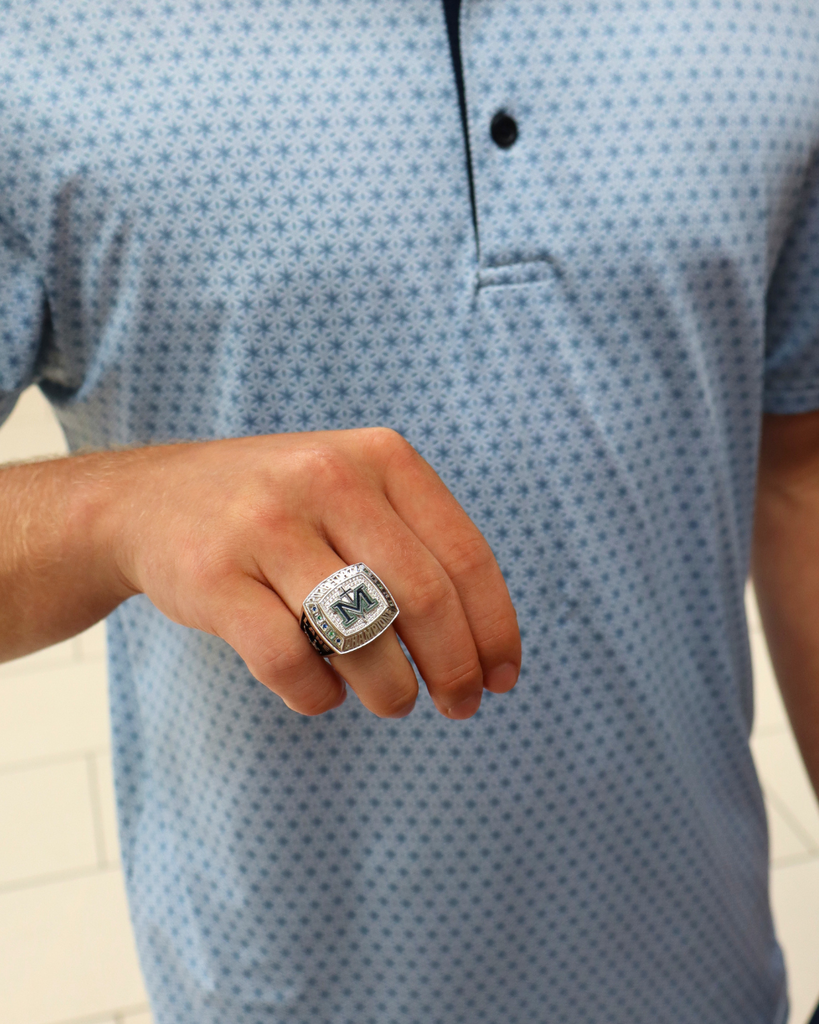 Close up of the state ring.