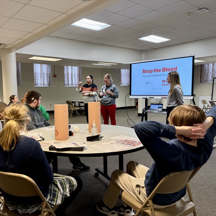 students taking a stop the bleed training