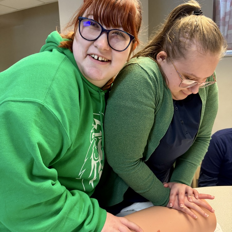 students taking a stop the bleed training