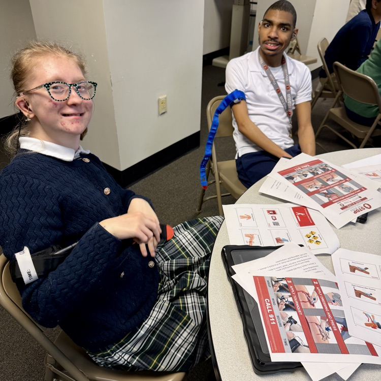students taking a stop the bleed training