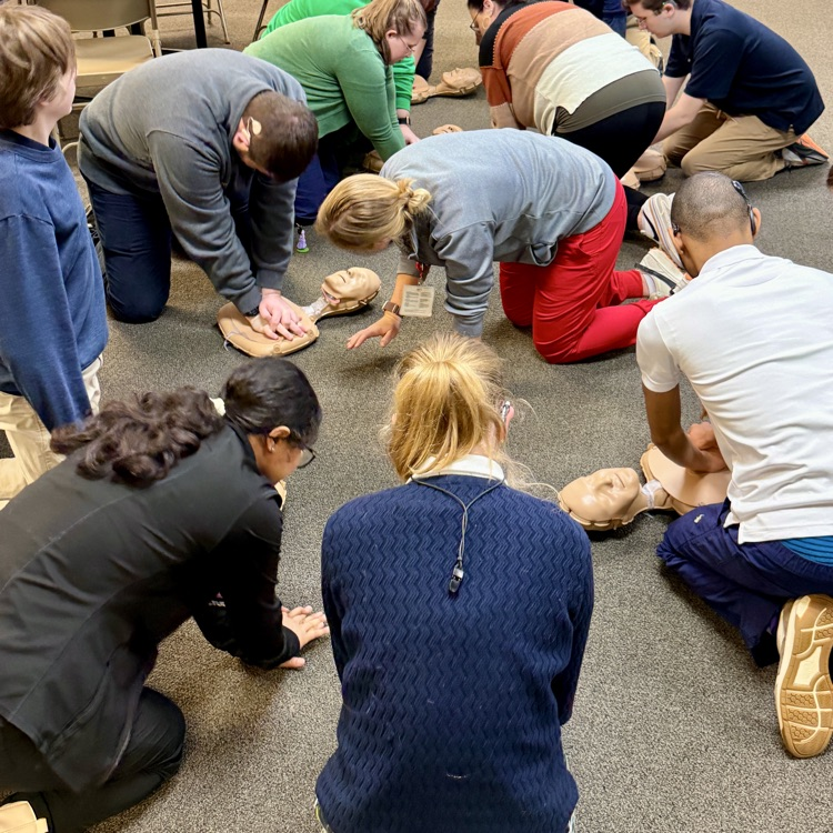 students taking a stop the bleed training