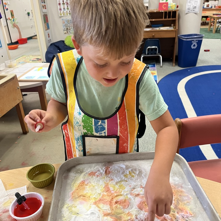 Ms. Brynn & Ms. gabi class made a science experiment using baking soda and vinegar!