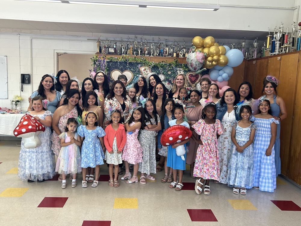 mother daughters  tea