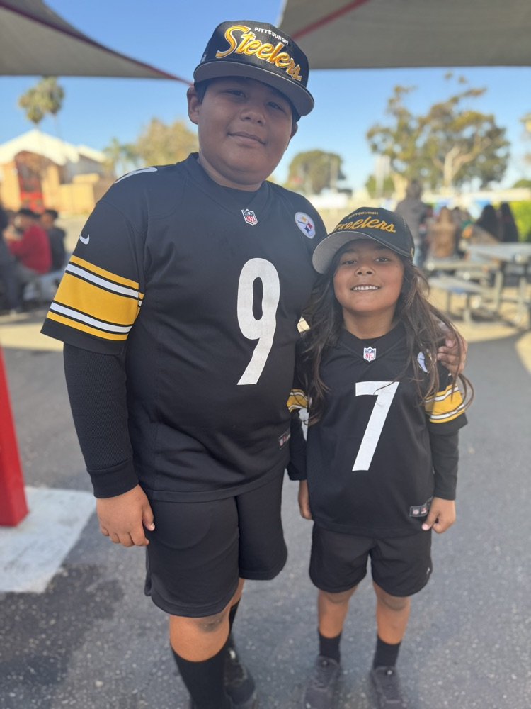 Red Ribbon: Twin day because we are stronger together!