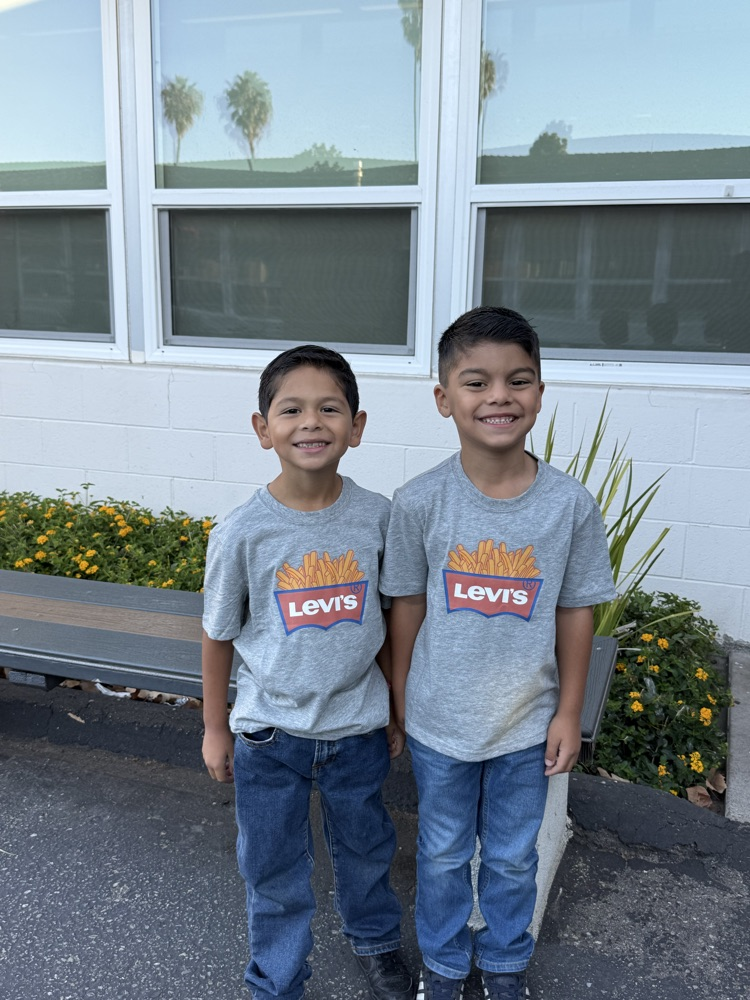 Red Ribbon: Twin day because we are stronger together!