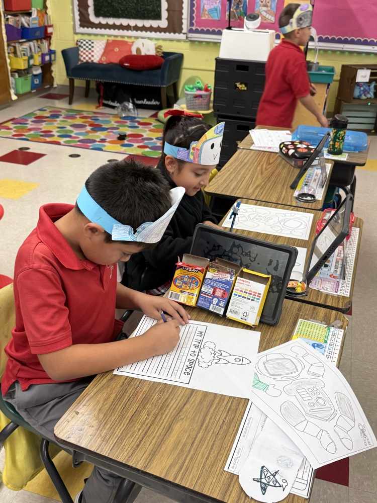 👩🚀🚀 First Grade Astronaut Day Our first graders explored space science through hands-on activities, creative learning, and curiosity-filled discussions about the sun, moon, and stars. Learning truly took off today! 🌎✨