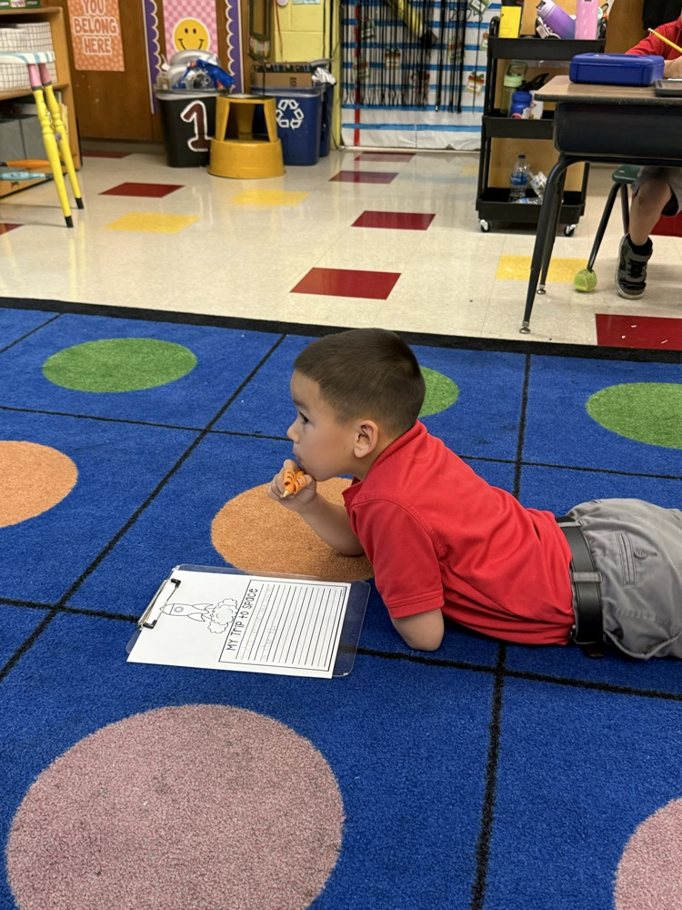 👩🚀🚀 First Grade Astronaut Day Our first graders explored space science through hands-on activities, creative learning, and curiosity-filled discussions about the sun, moon, and stars. Learning truly took off today! 🌎✨