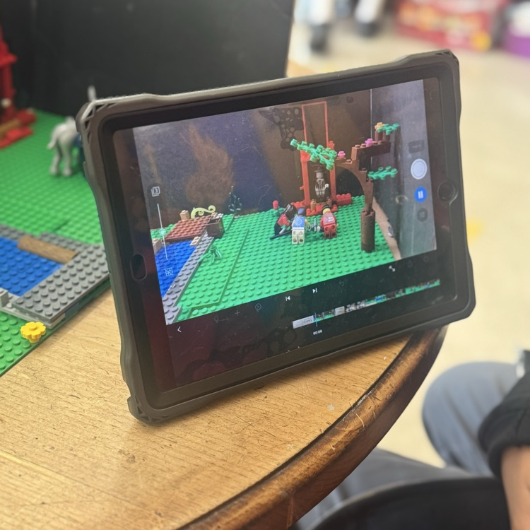 Our 7th graders are bringing history to life—one frame at a time. They’ve been busy scripting, set-building, and filming incredible stop-motion animations exploring the complex world of Feudal Japan.